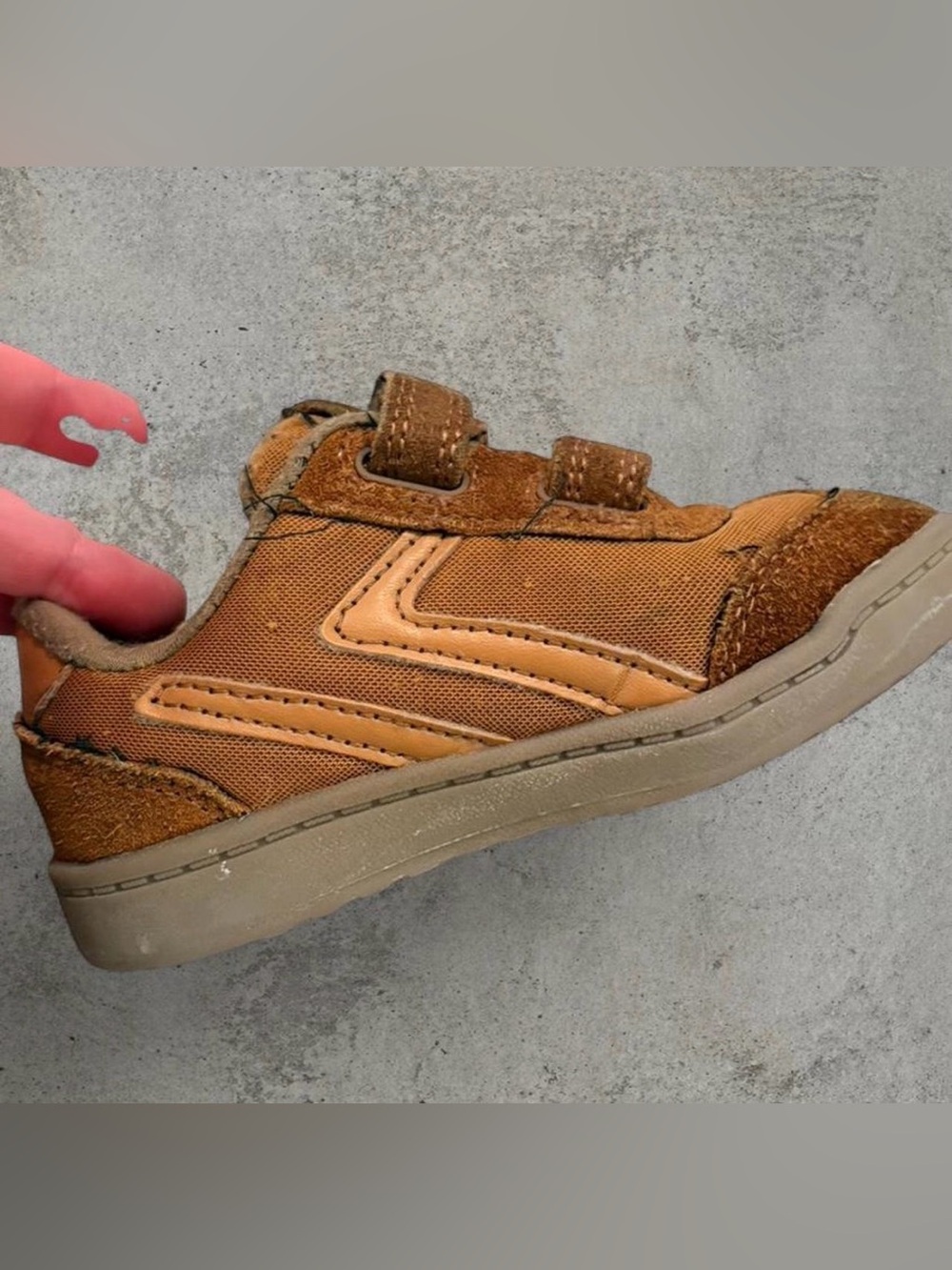 Cat & Jack Toddler Boy Shoes Size 8 Brown Tan Hook Loop Velcro Casual Sneakers - Picture 3 of 6